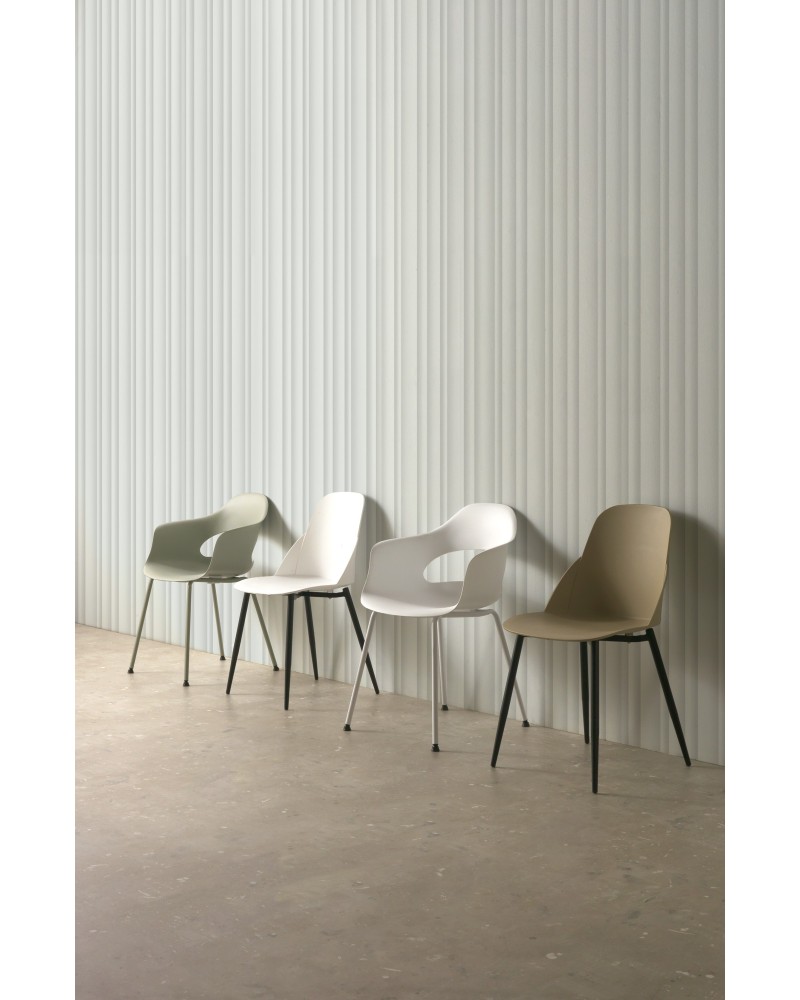 pack-4-sillas-pp-color-camel-con-patas-metalicas (5)