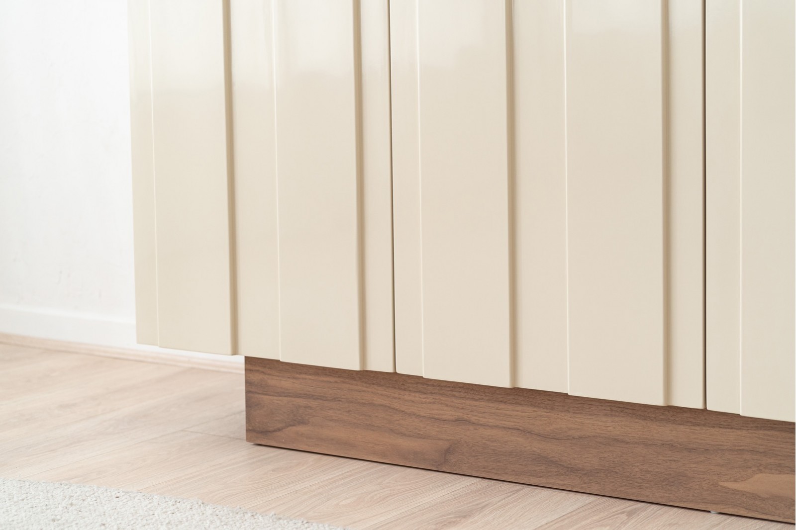 Aparador Obi Nogal Beige Brillo-VP Interiorismo (4)